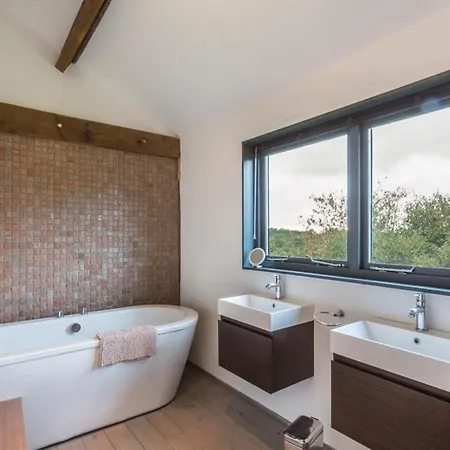 Sleeps 10 With Pool And Wifi 빌라 *